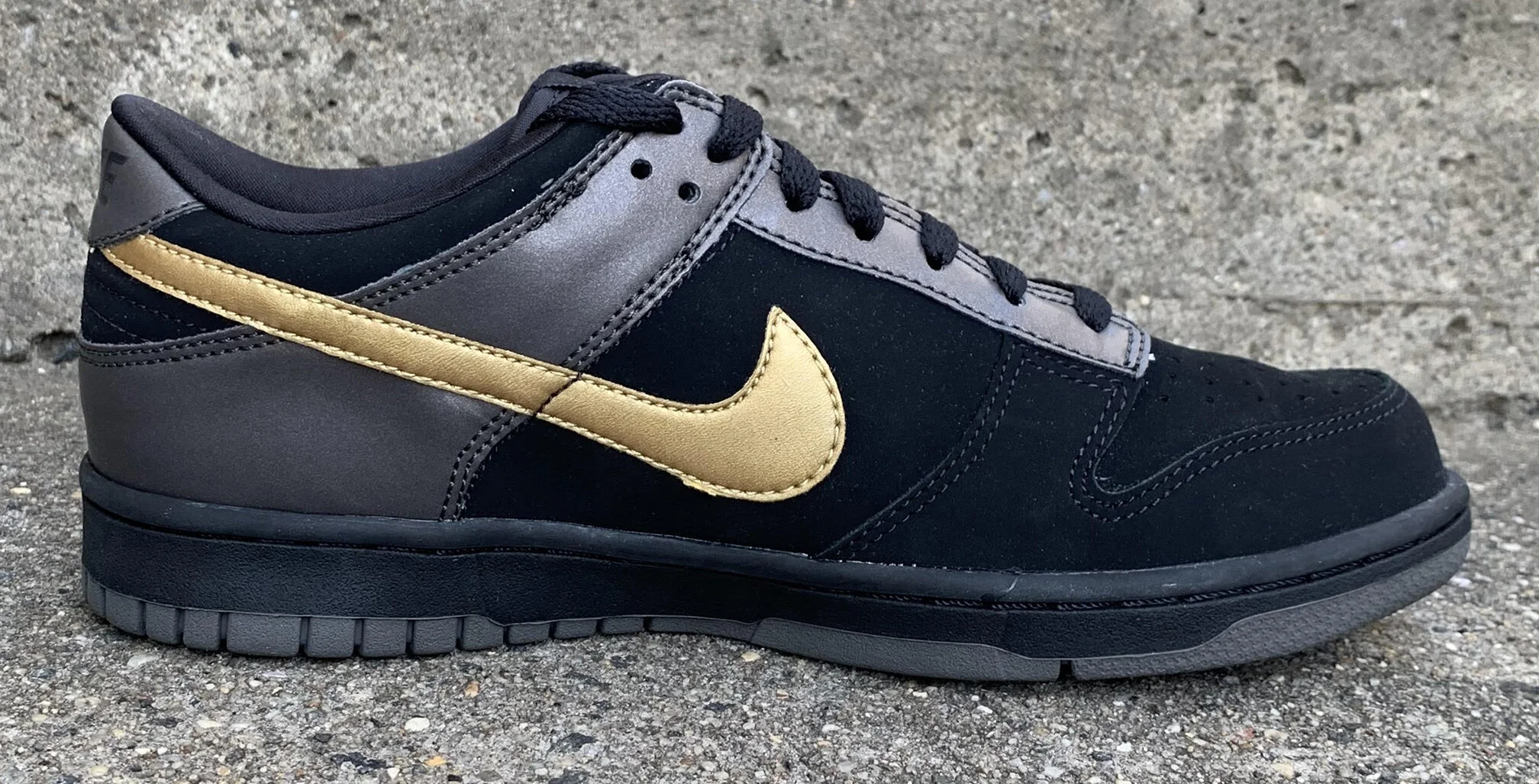 Nike Dunk Low ブラック/ゴールド Nike Women's Dunk Low LX Black / Team Gold Low Top Sneakers & Trainers